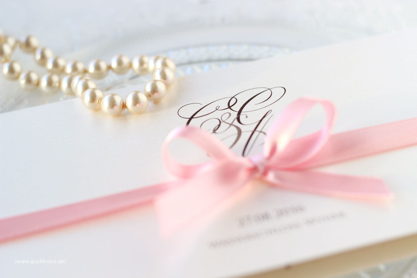 Klassische Schloss Hochzeit Einladung mit Monogramm